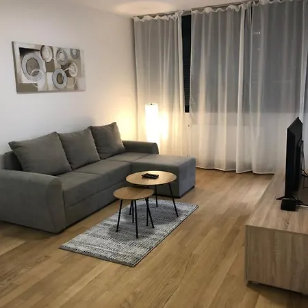 Apartment Iris Novi Sad Exteriör bild