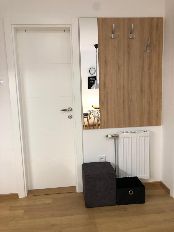 Iris Apartment *
