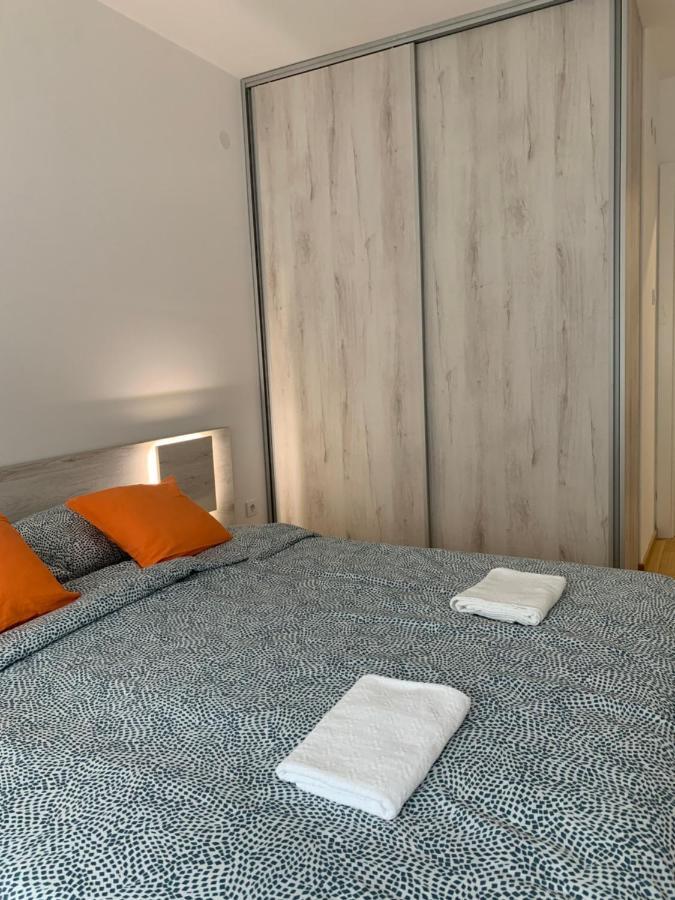 Iris Apartment *